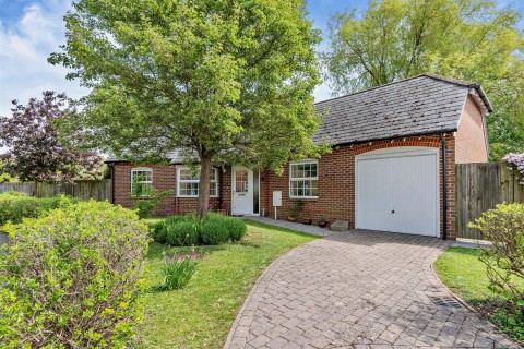 View Full Details for Willow Close, Harrietsham, Maidstone