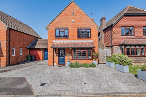View Full Details for Pennine Way, Downswood, Maidstone