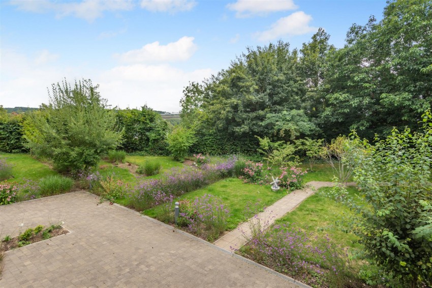Images for 16 The Orpines, Wateringbury