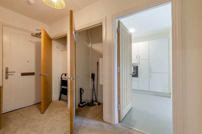 Images for 16 The Orpines, Wateringbury