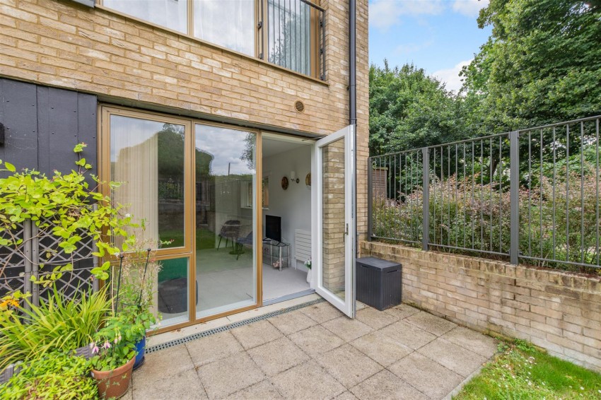 Images for 16 The Orpines, Wateringbury