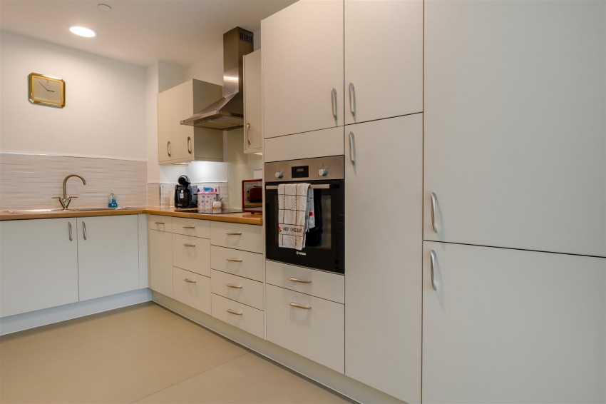 Images for 16 The Orpines, Wateringbury