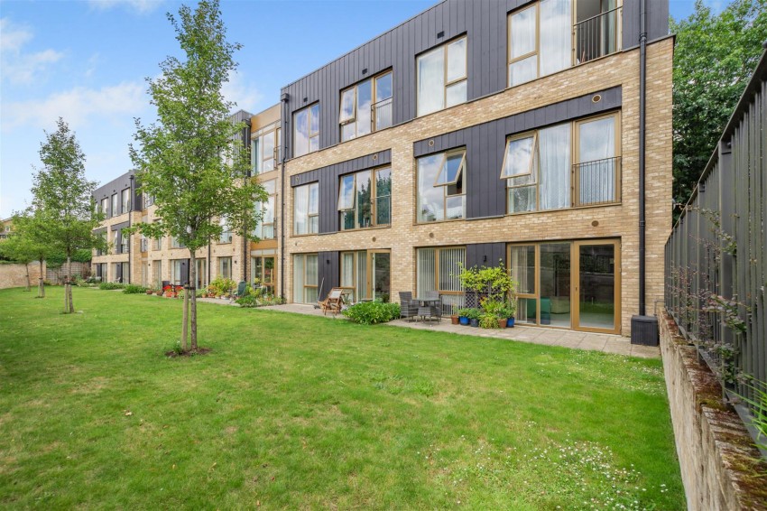 Images for 16 The Orpines, Wateringbury