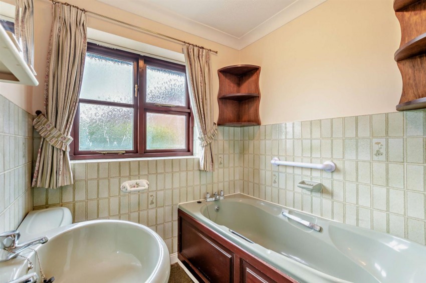 Images for Briar Fields, Weavering