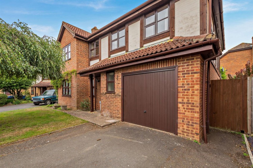 Images for Briar Fields, Weavering