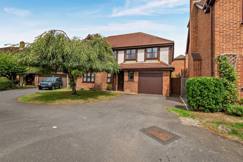 Images for Briar Fields, Weavering