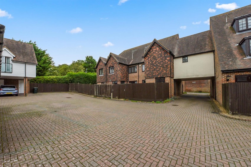 Images for Brenchley Mews, Charing