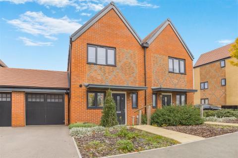 View Full Details for Mandarin Road, Langley, Maidstone