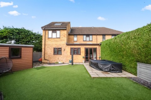 View Full Details for Granary Close, Weavering, Maidstone