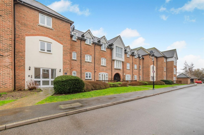 Images for The Lakes, Larkfield