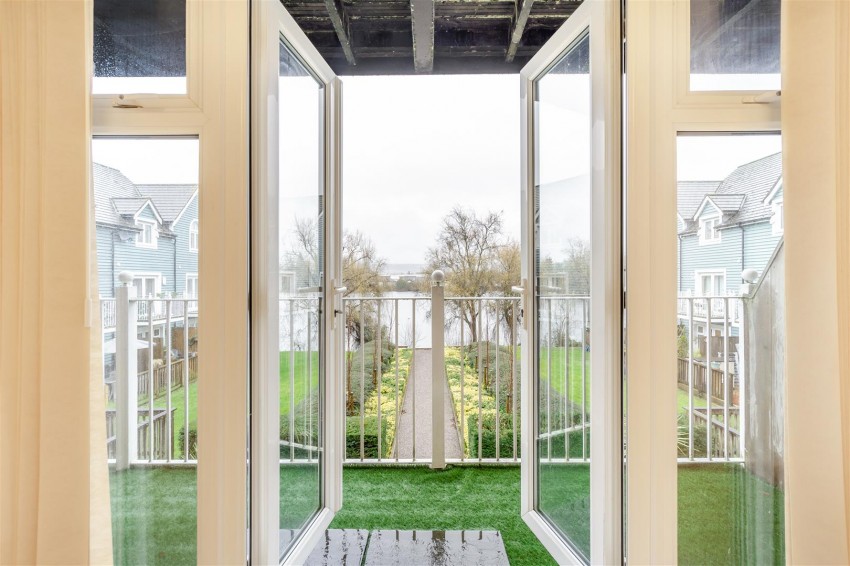 Images for The Lakes, Larkfield