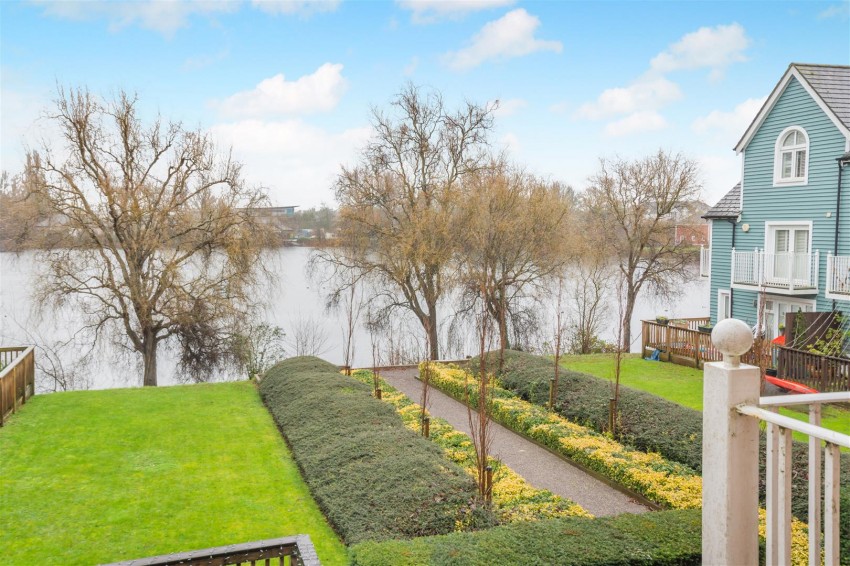 Images for The Lakes, Larkfield