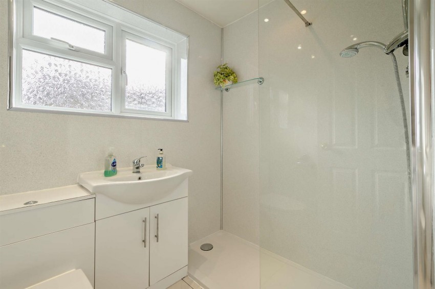 Images for Holly Tree Close, Kingswood