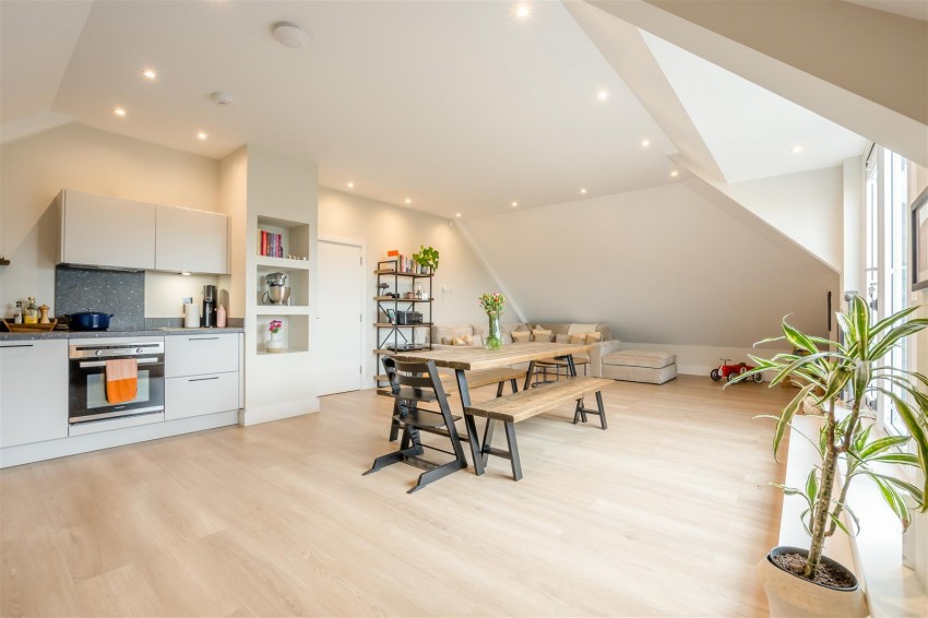 Images for The Retreat, 94 Mill Hall, Aylesford